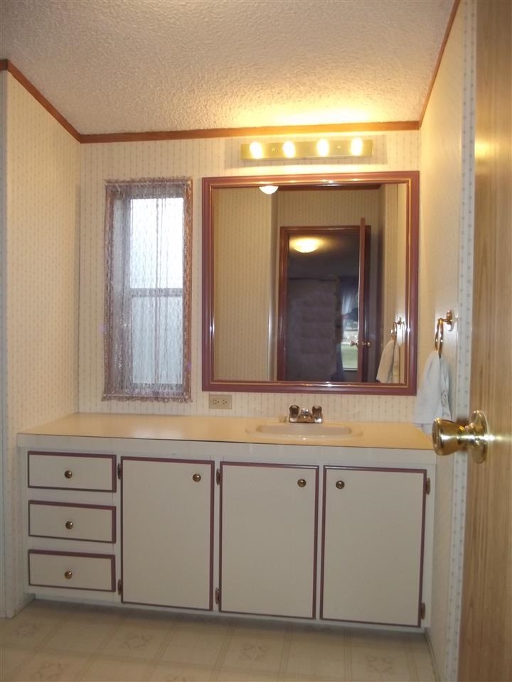 3705 E Center Rd - Photo 9