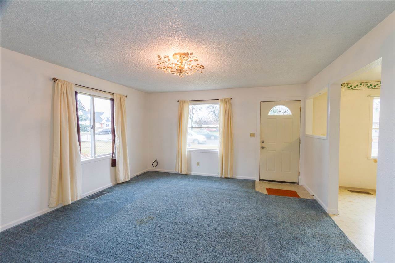2908 E Baldwin Ave - Photo 3