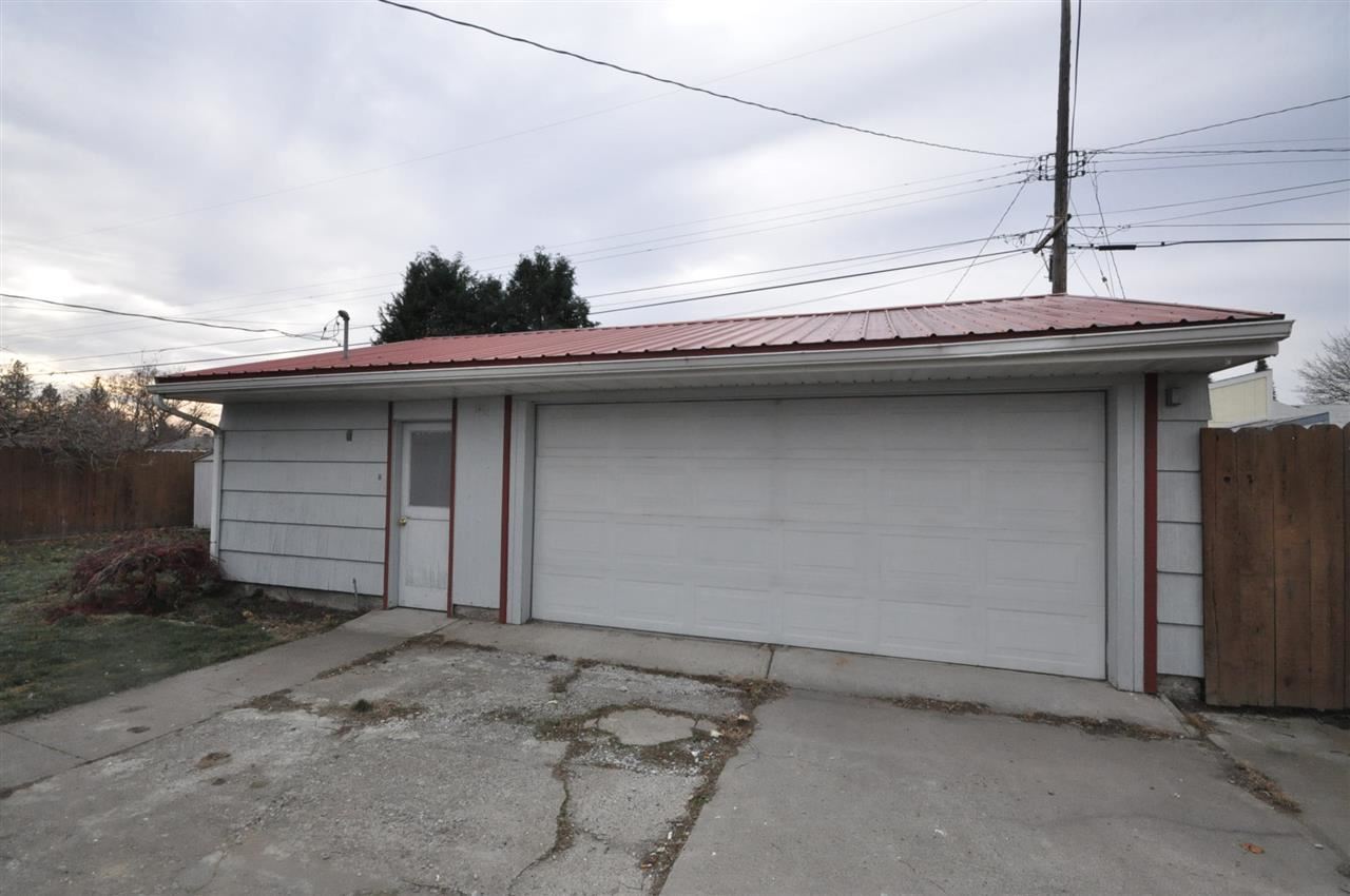 5703 N G St - Photo 17