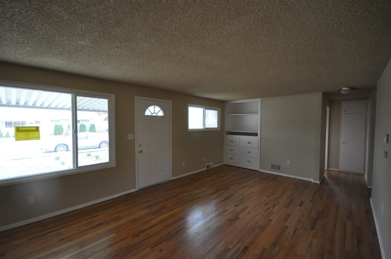 5703 N G St - Photo 4