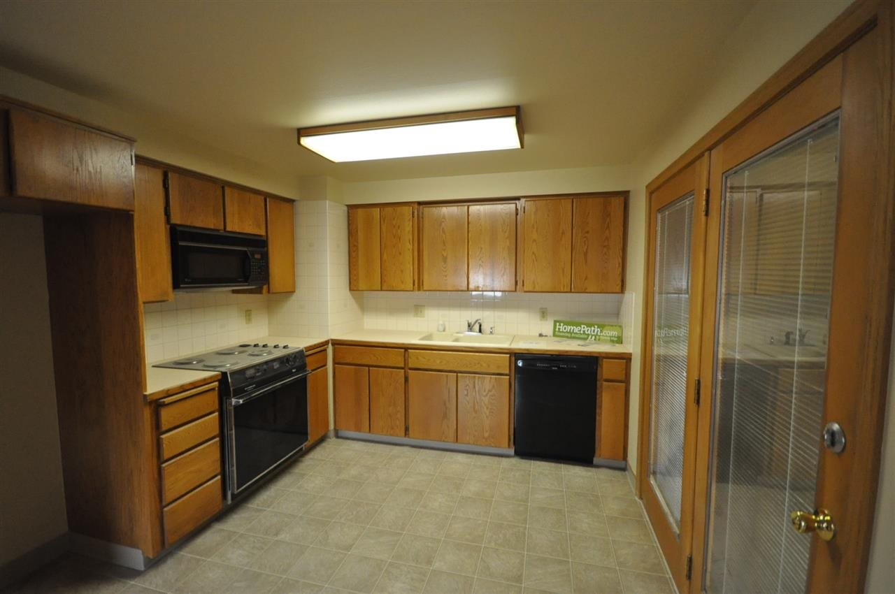 5703 N G St - Photo 5