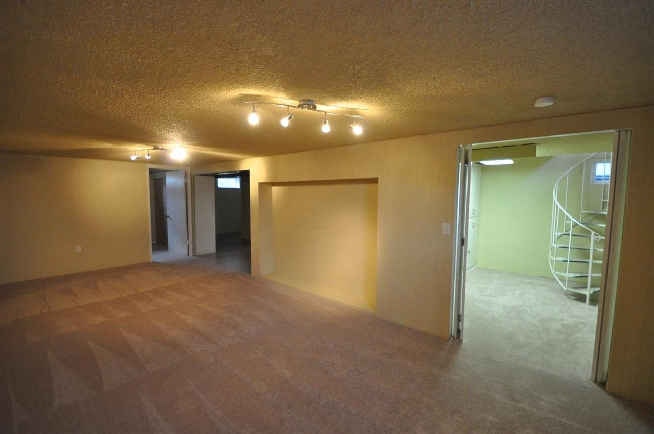 5703 N G St - Photo 9