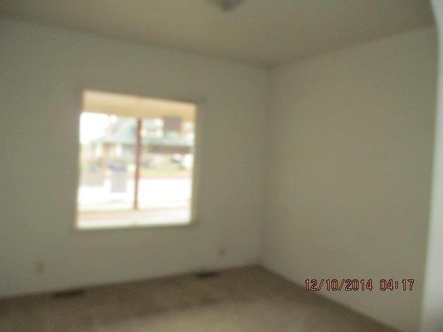 1114 W Maxwell Ave - Photo 4