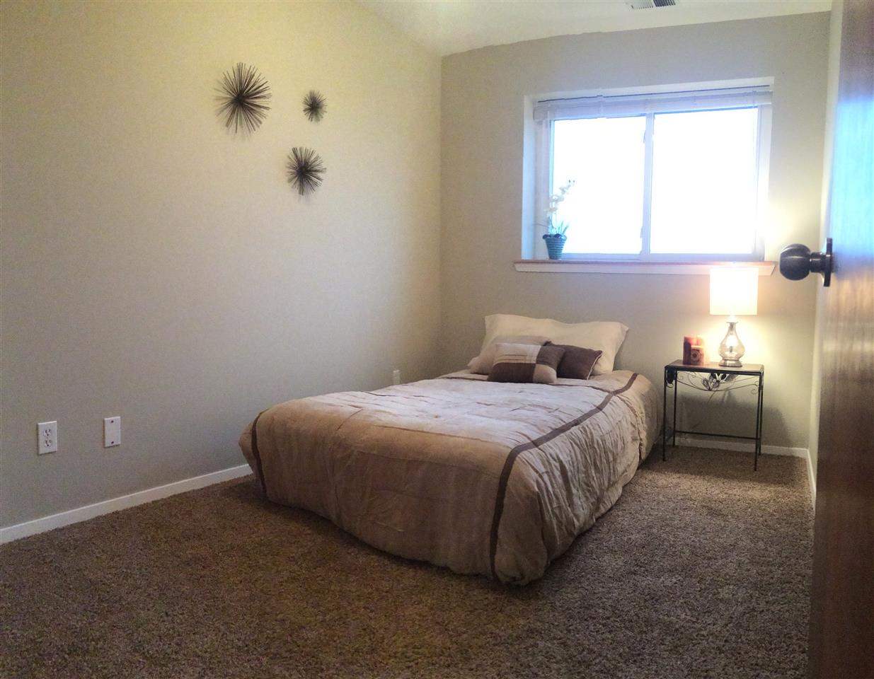 700 W Bridle Ln - Photo 15