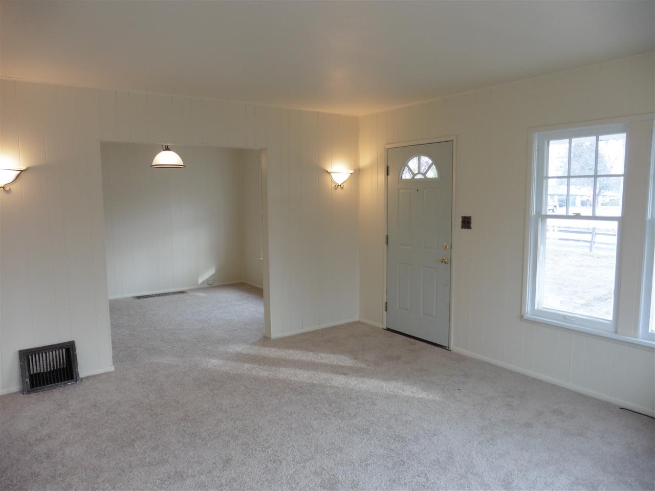 402 S Blake Rd - Photo 3
