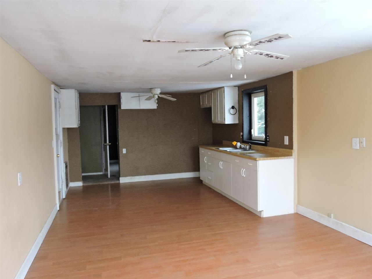108 E GRACE - Photo 3