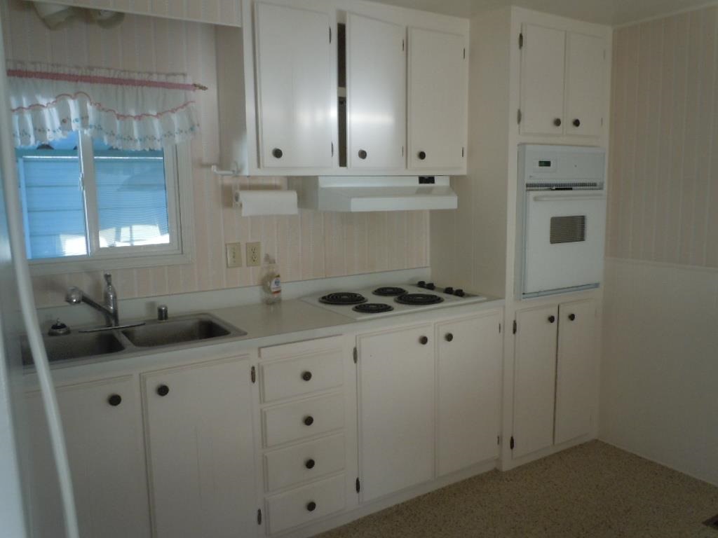 2601 N Barker Rd - Photo 4
