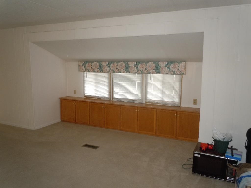 2601 N Barker Rd - Photo 10