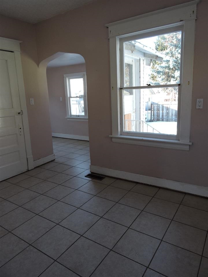 5021 N ALTAMONT St - Photo 11