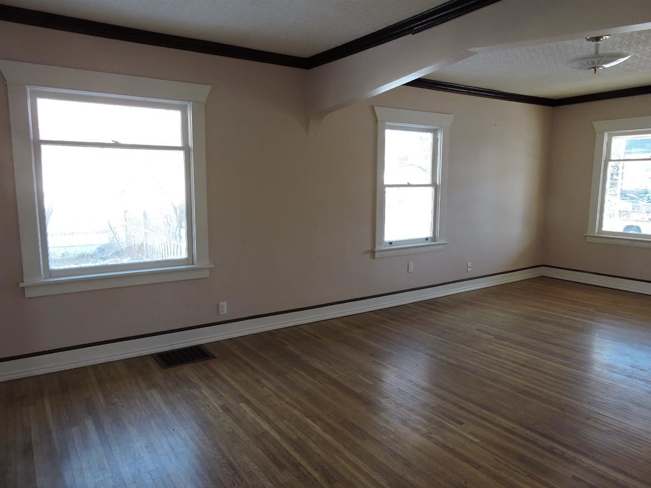 5021 N ALTAMONT St - Photo 4