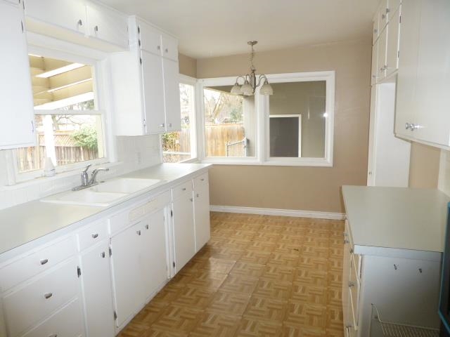 216 W 32nd Ave - Photo 8
