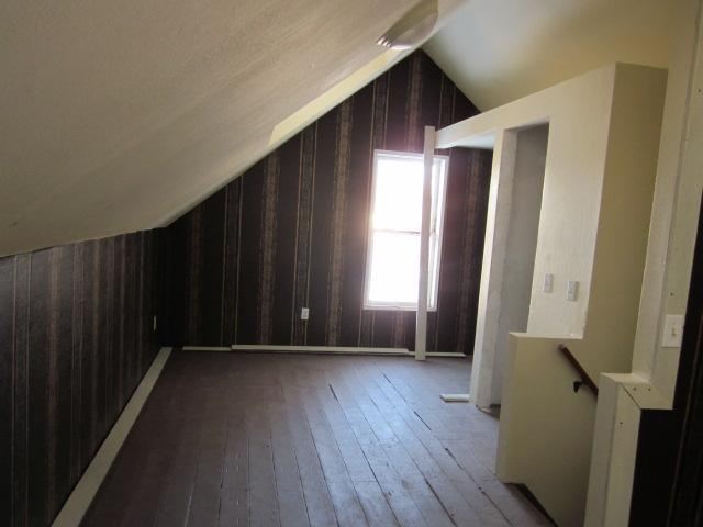 109 S E - Photo 13