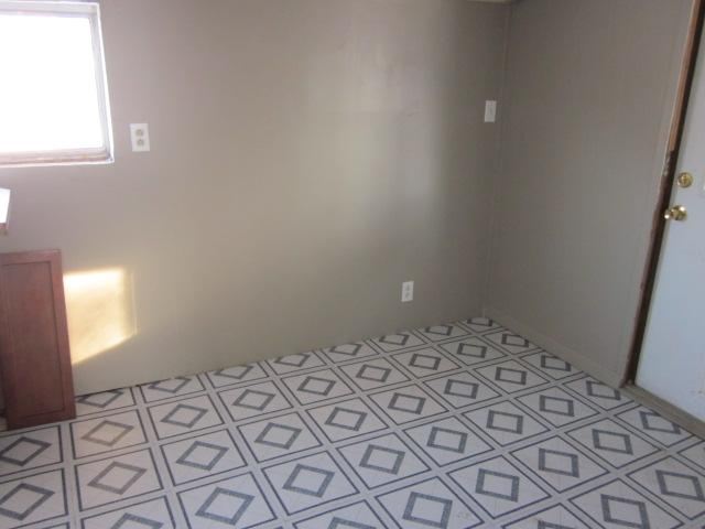 109 S E - Photo 3