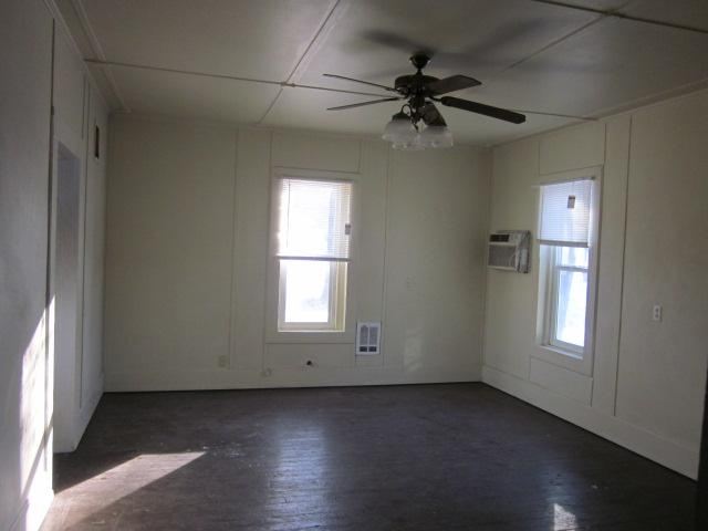 109 S E - Photo 6