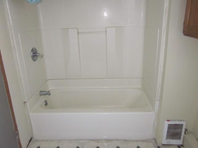109 S E - Photo 9