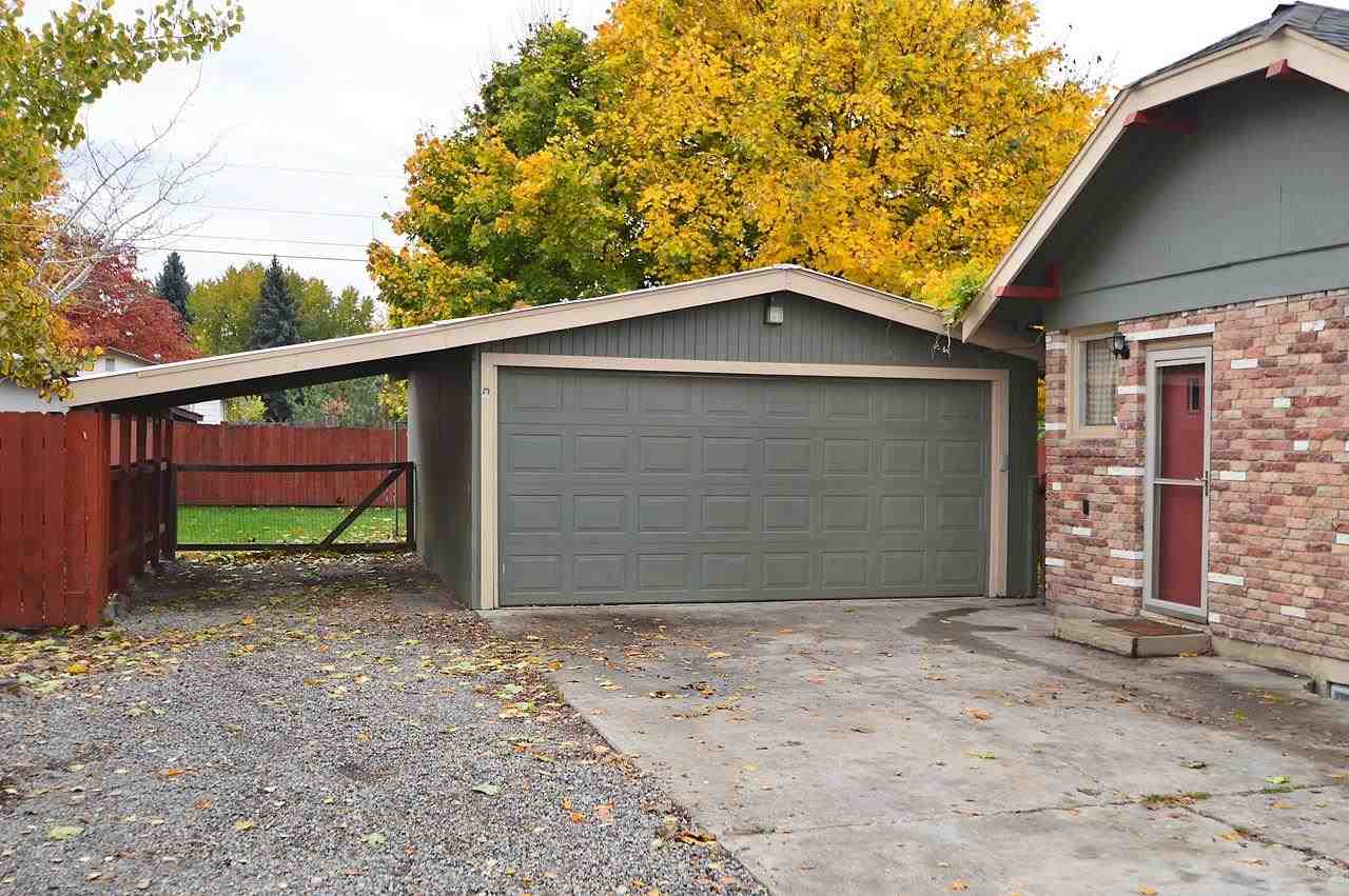 8804 E Montgomery Ave - Photo 14