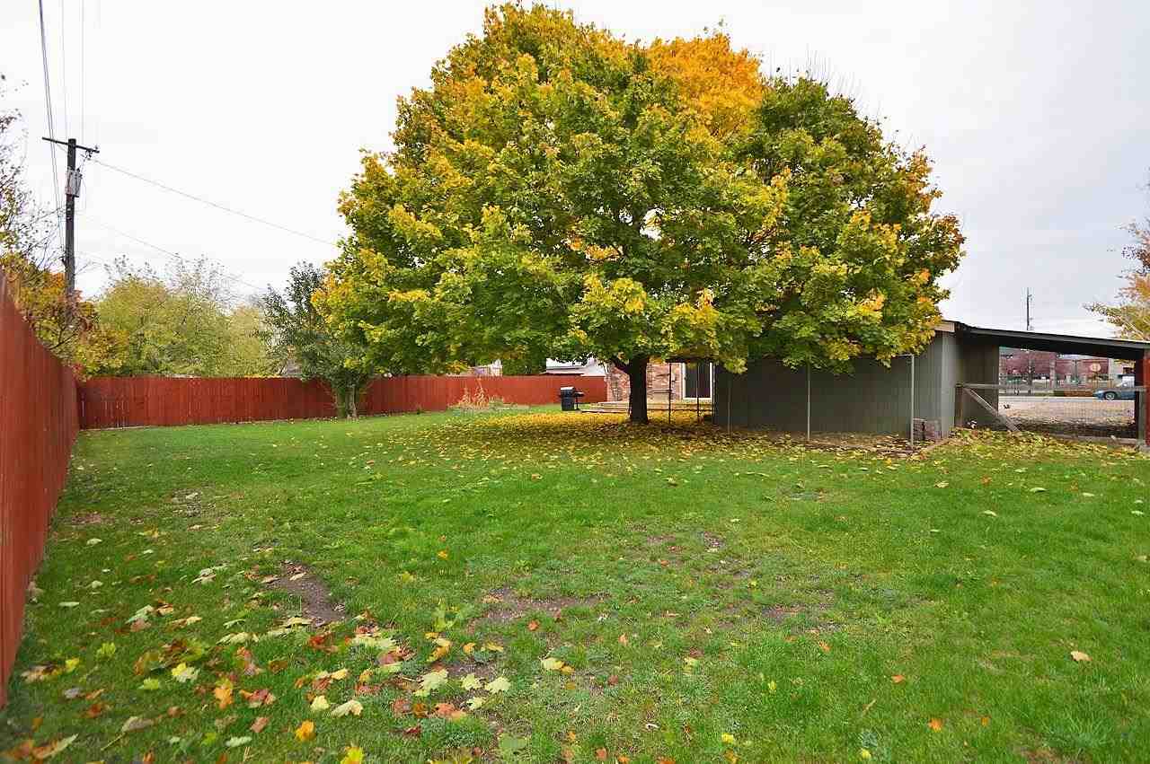 8804 E Montgomery Ave - Photo 16