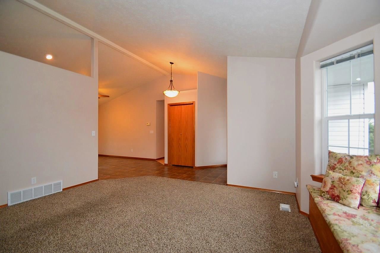 13002 E 33rd Ct - Photo 4