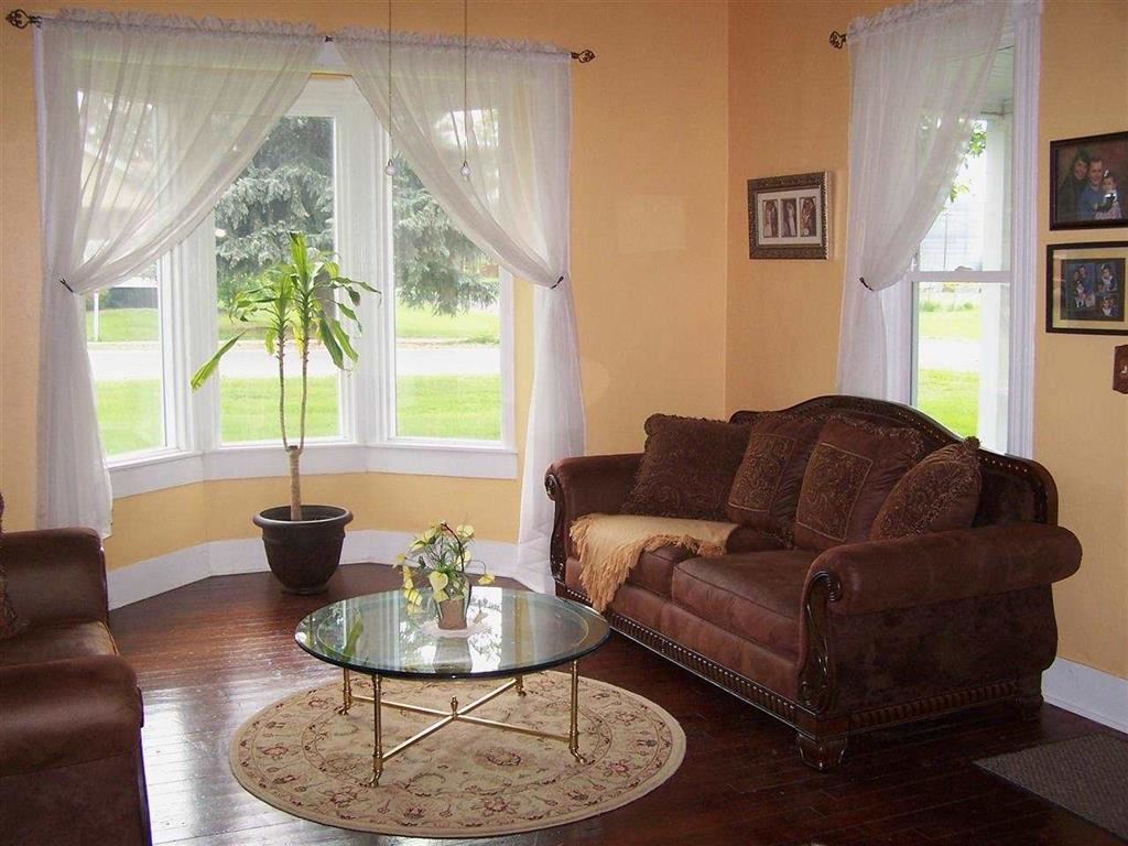 233 W Pacific Ave - Photo 3