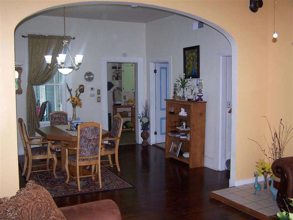 233 W Pacific Ave - Photo 5
