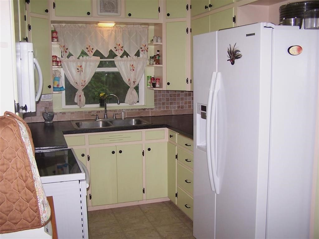 233 W Pacific Ave - Photo 6