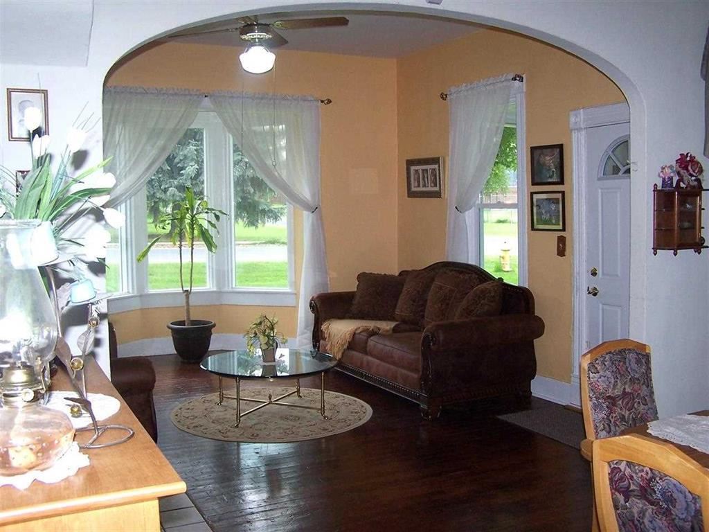 233 W Pacific Ave - Photo 7