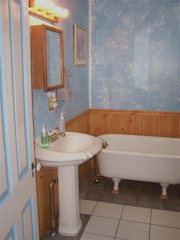 233 W Pacific Ave - Photo 8
