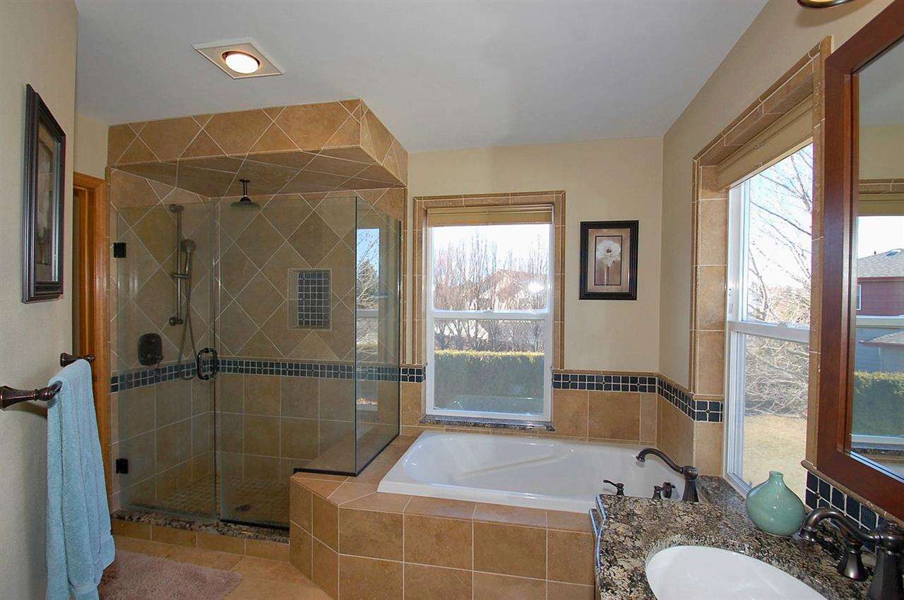 825 N Stevenson Ct - Photo 8