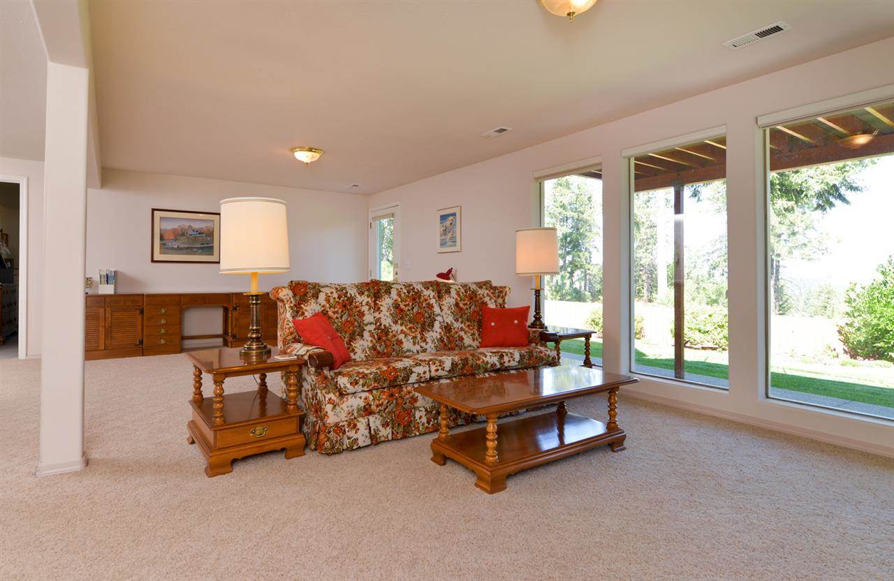 1216 W Bolan Ave - Photo 9