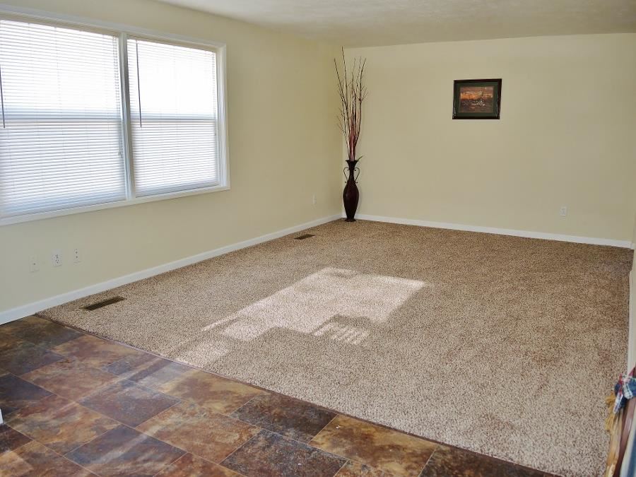 4704 N Mayhew Rd - Photo 2