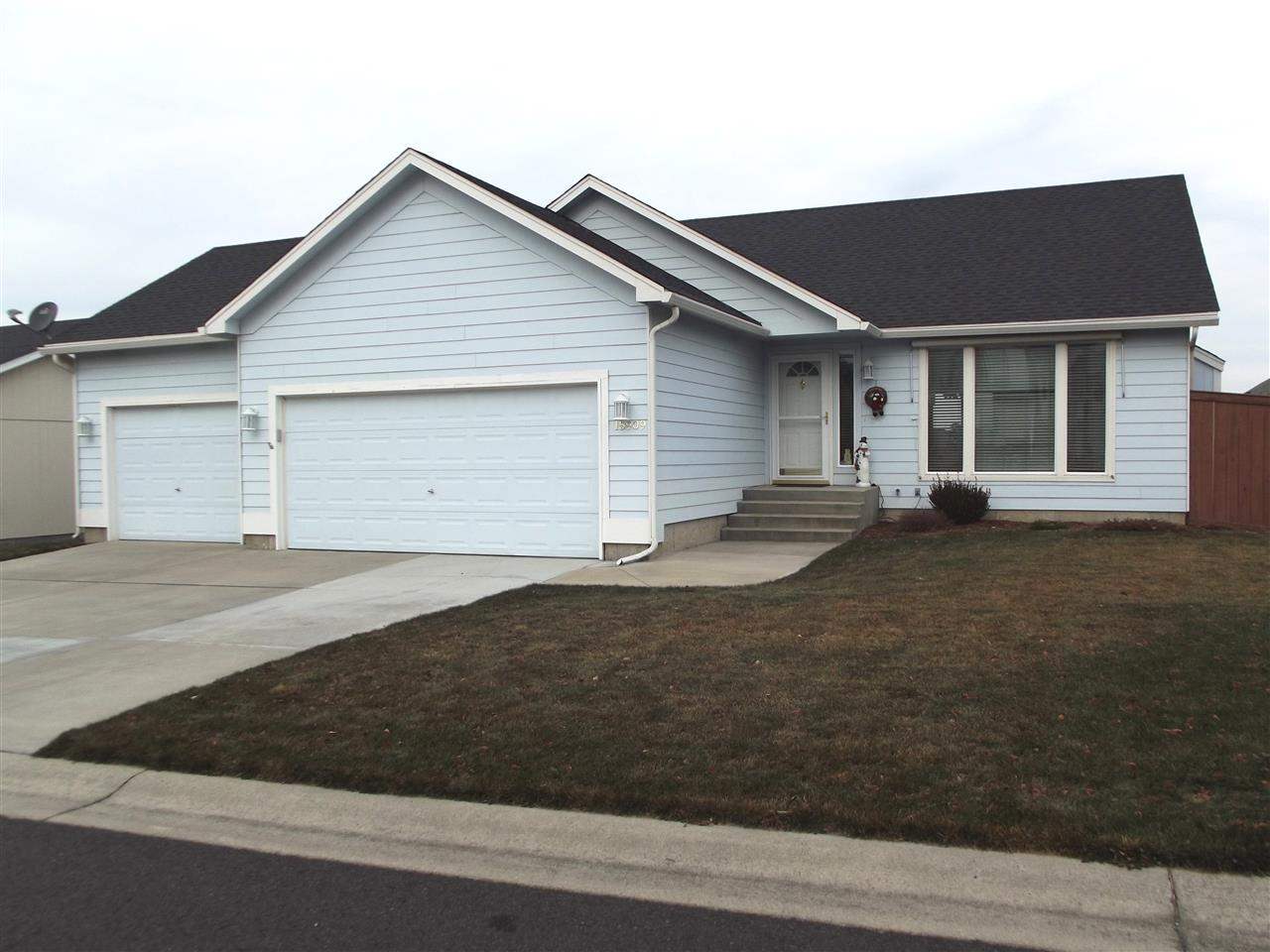 15909 E 6th Ln - Photo 1