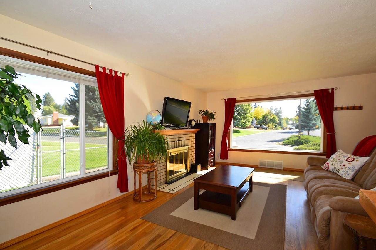 3228 W Queen Pl - Photo 3