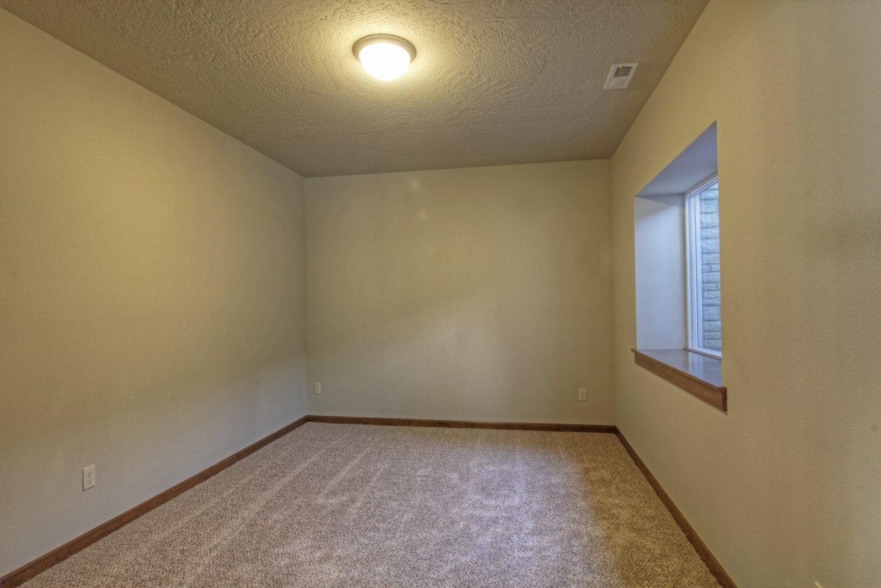 11303 E Aspen - Photo 16