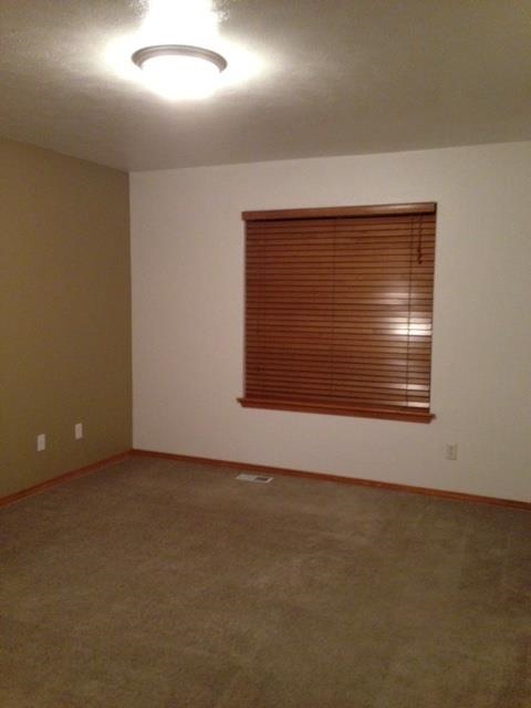 105 S Holiday Rd - Photo 9