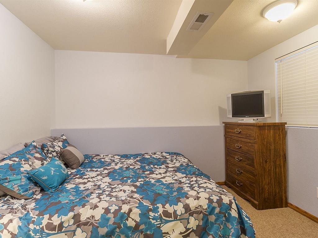 3023 E 36TH Ave - Photo 12