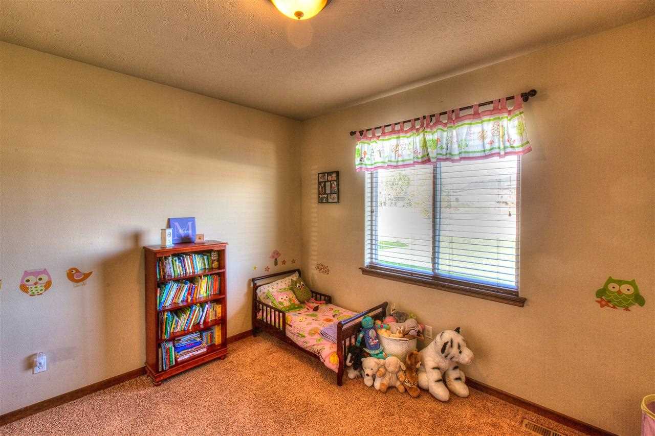 2216 S Meadow Ct - Photo 11