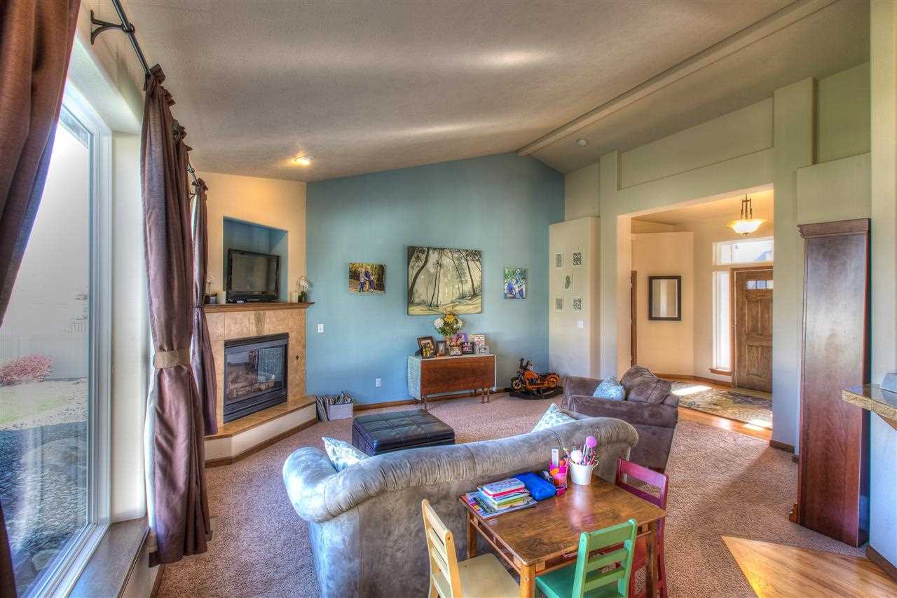 2216 S Meadow Ct - Photo 3