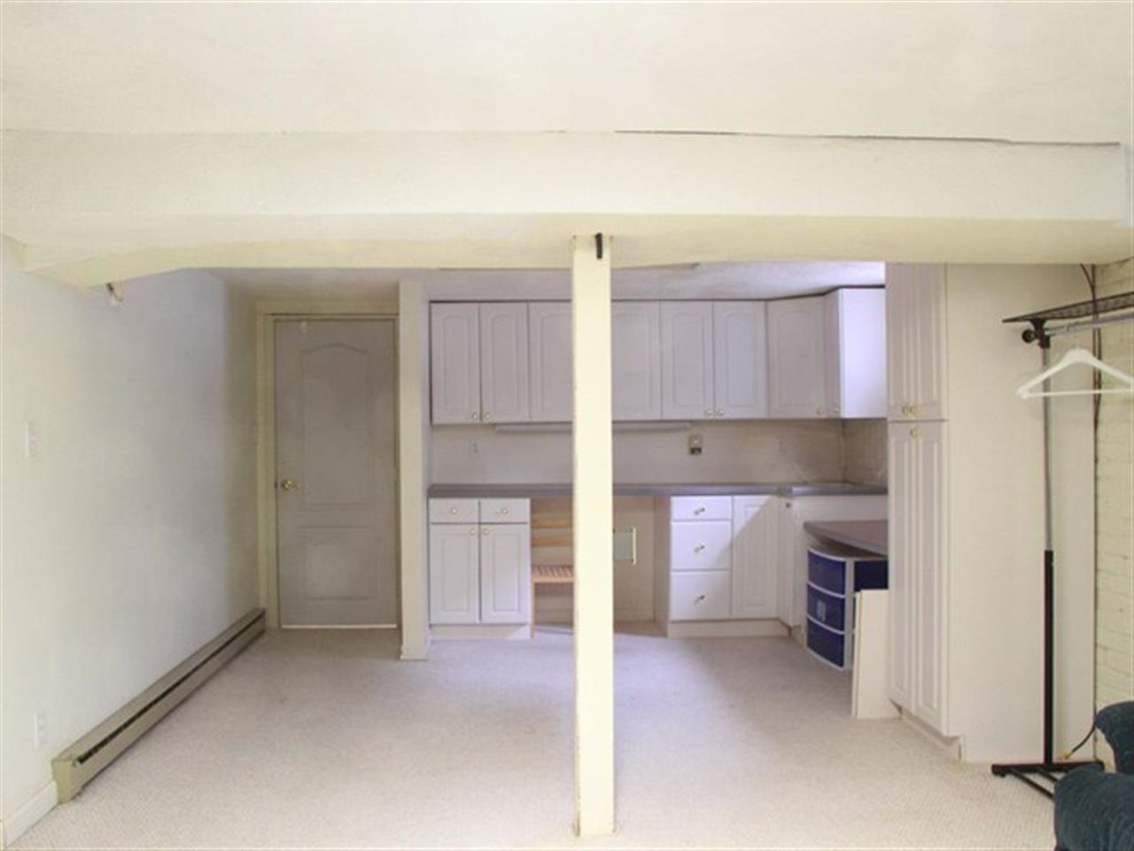 715 W 23rd St - Photo 16