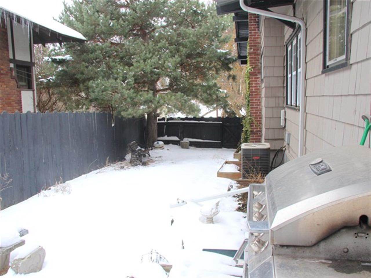 715 W 23rd St - Photo 19