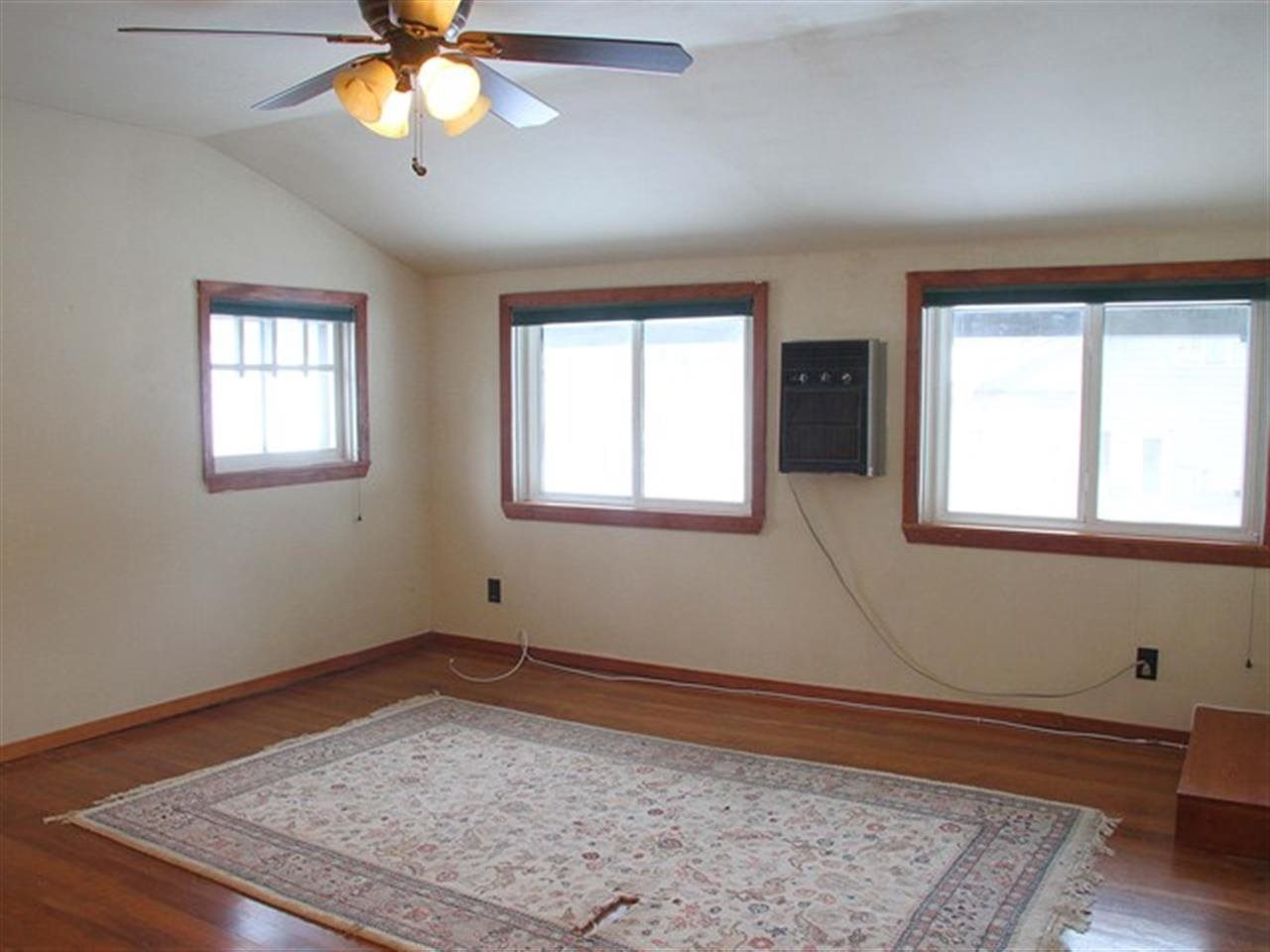 715 W 23rd St - Photo 10
