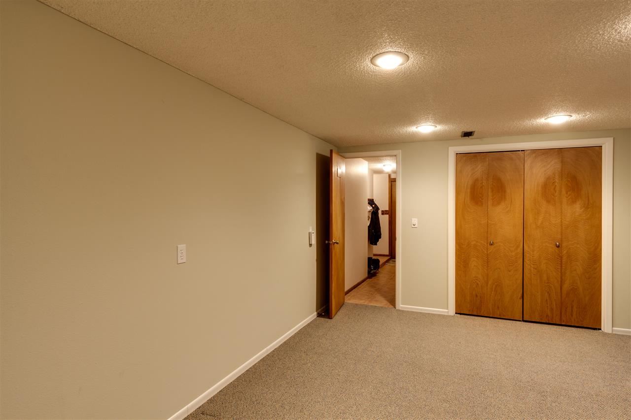 2331 S Crestline St - Photo 17