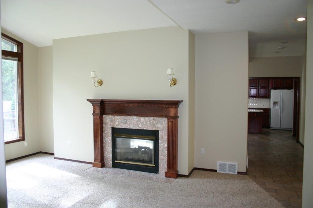 311 W Arrow Ln - Photo 4