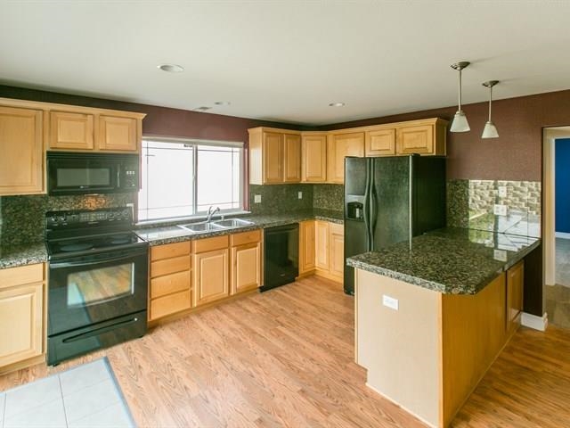 1220 W Chaucer Ave - Photo 16