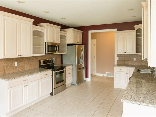 1220 W Chaucer Ave - Photo 4
