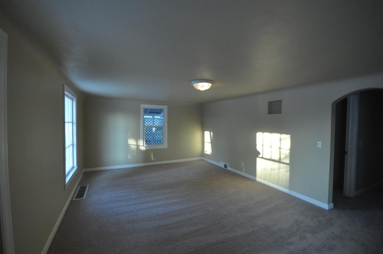 5308 N ELM St - Photo 3