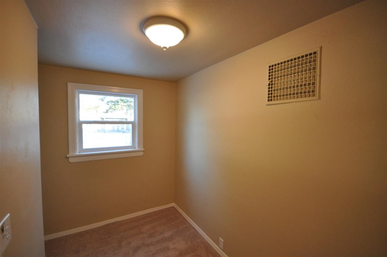 5308 N ELM St - Photo 9