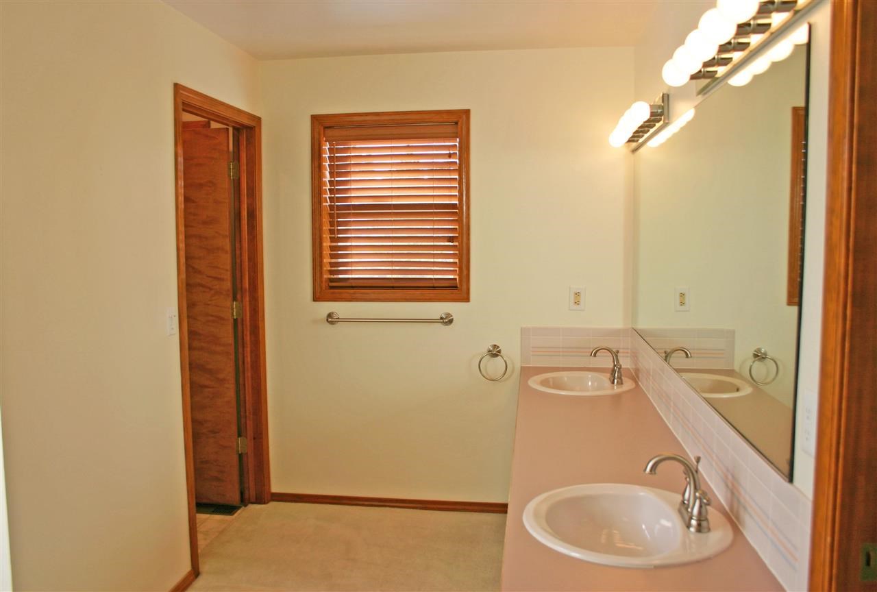 327 W Center St - Photo 11