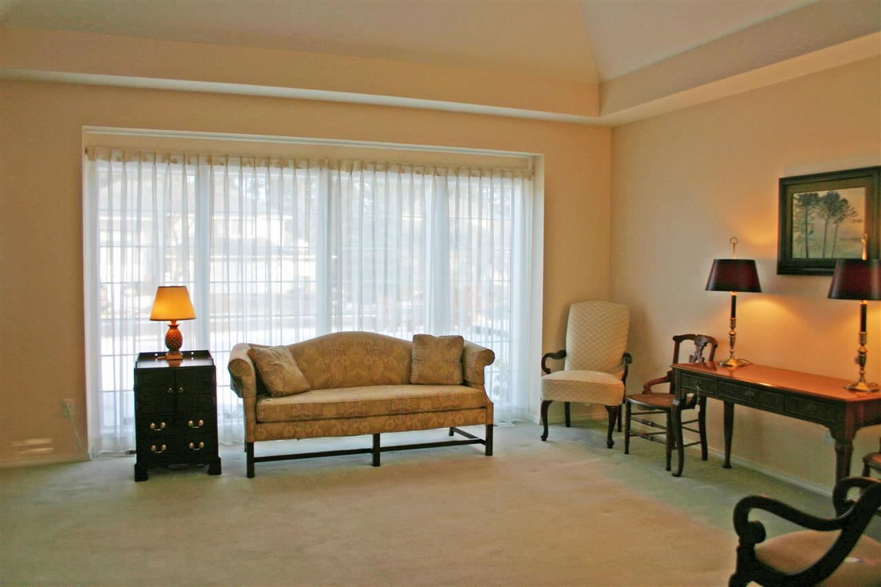 327 W Center St - Photo 3