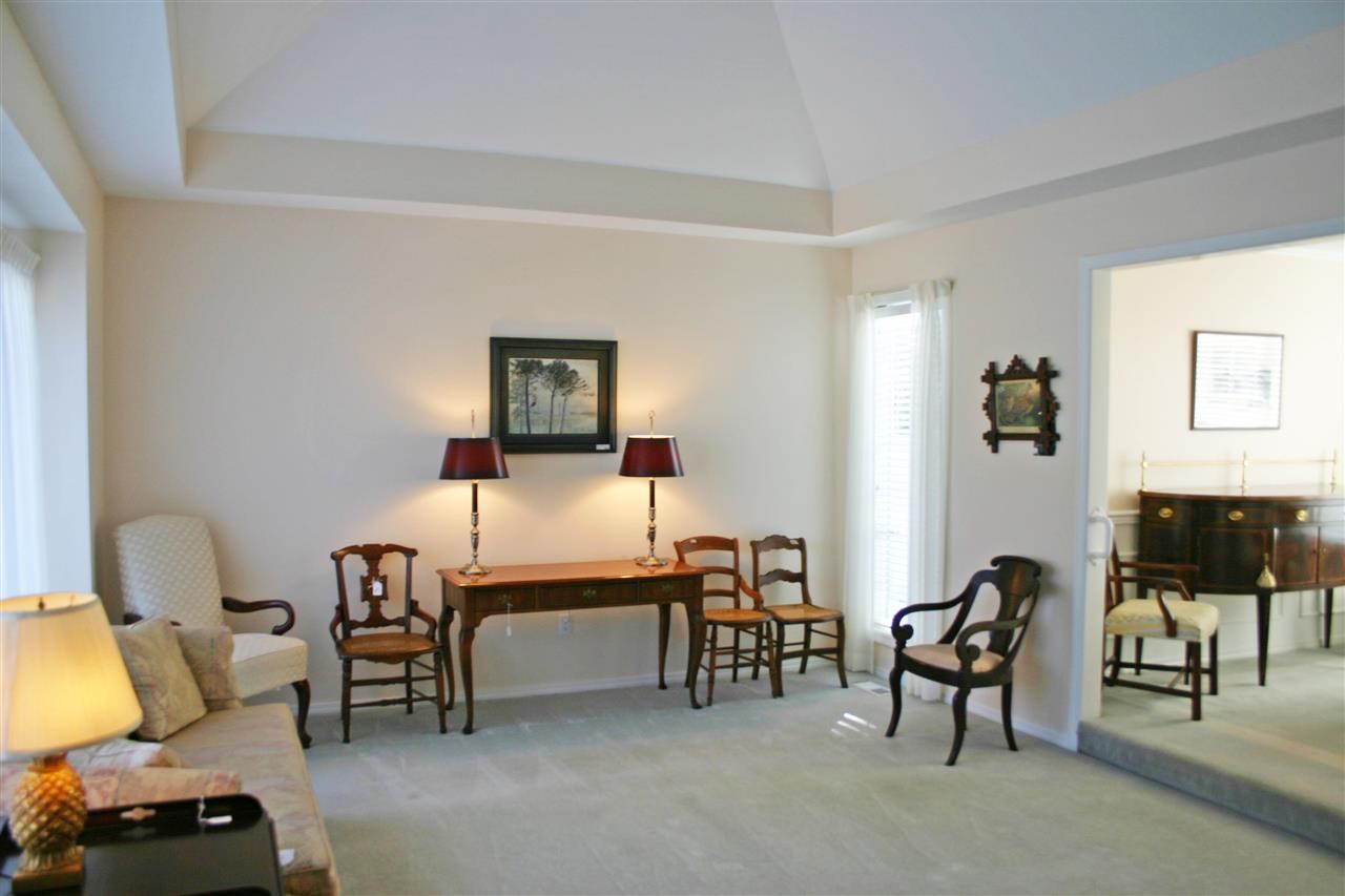 327 W Center St - Photo 4