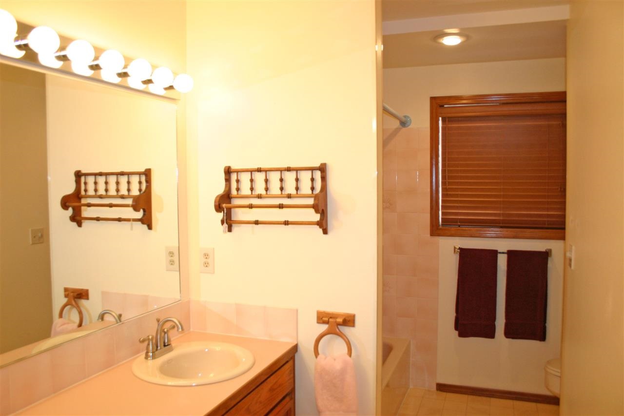327 W Center St - Photo 10